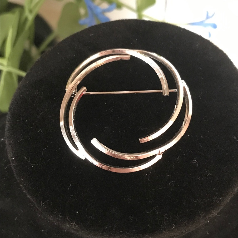 Vintage Silver Tone Abstract Circle Brooch